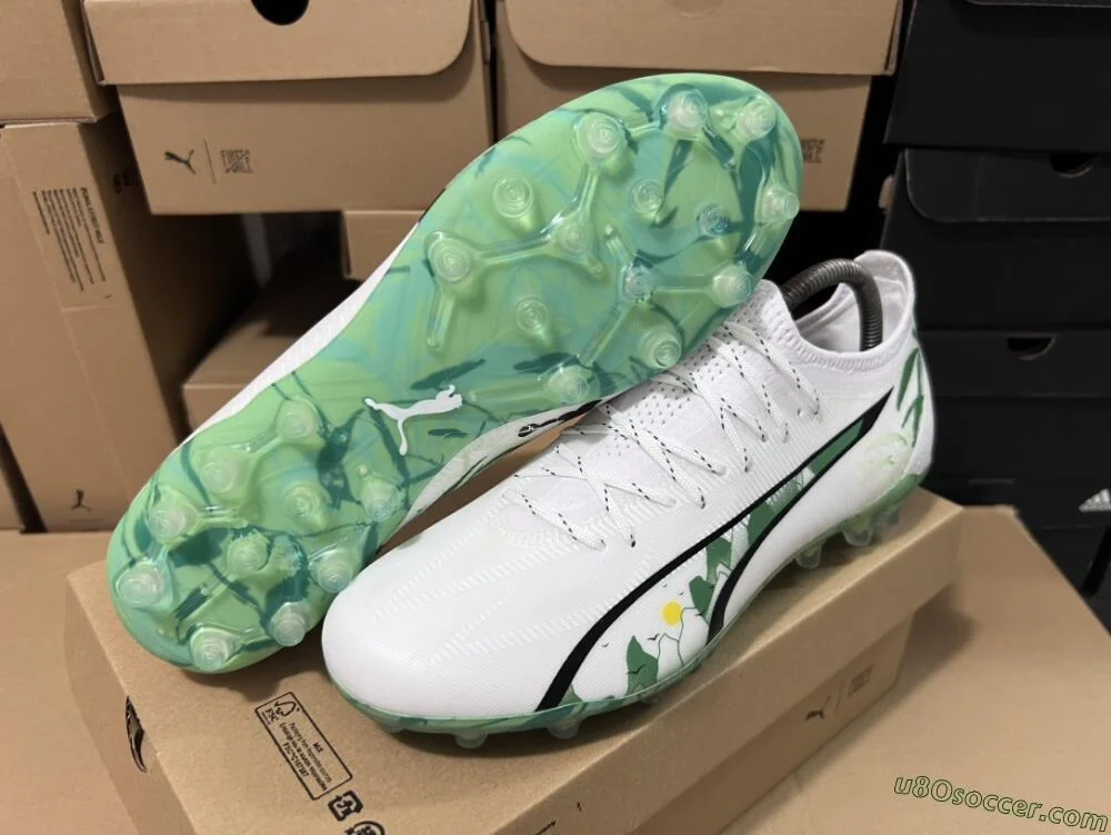 ウルトラアルティメット　27cm Ultimate Performance: White, Blue & Green FG Soccer Cleats