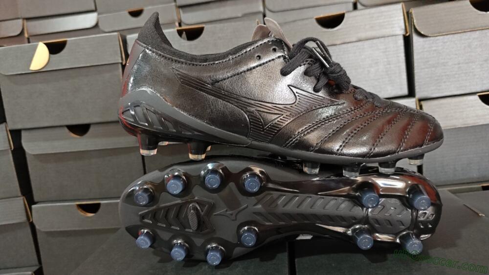 Mizuno Morelia Neo 3 FG Firm Ground Soccer Cleats - Black/Black