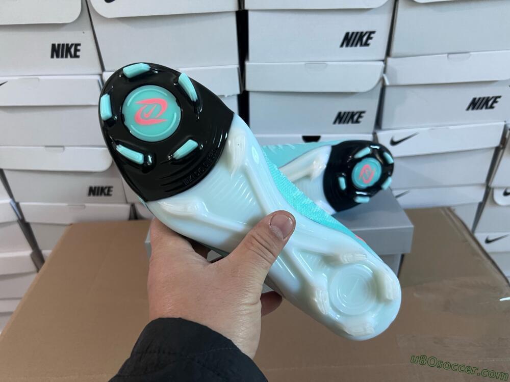 Nike Phantom Luna Elite FG Firm Ground Soccer Cleats - Jade/Red/White