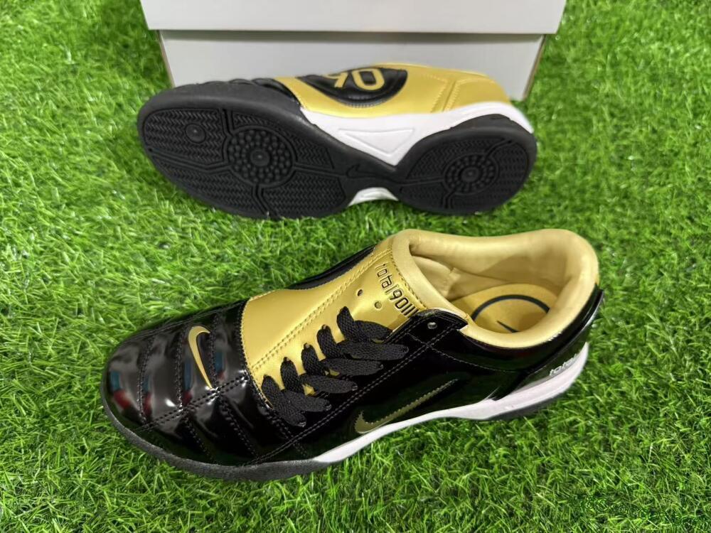 Nike Total 90 III IC Indoor & Futsal Soccer Shoes - Black/Gold