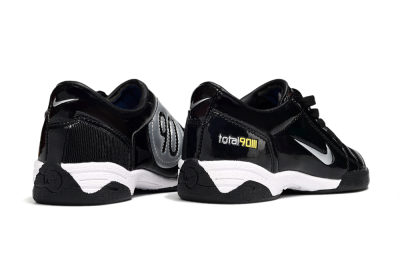 Nike Total 90 III IC Indoor & Futsal Soccer Shoes - Black/White