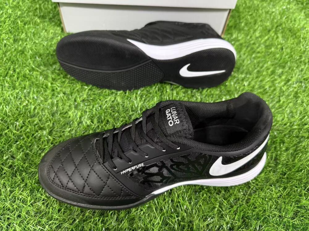 Nike Lunar Gato 2 IC Indoor & Futsal Soccer Shoes - Black/White
