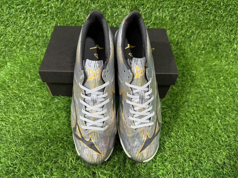 Mizuno Morelia Alpha Beta TF Artificial Turf Soccer Shoes - Silver/Gold/Black