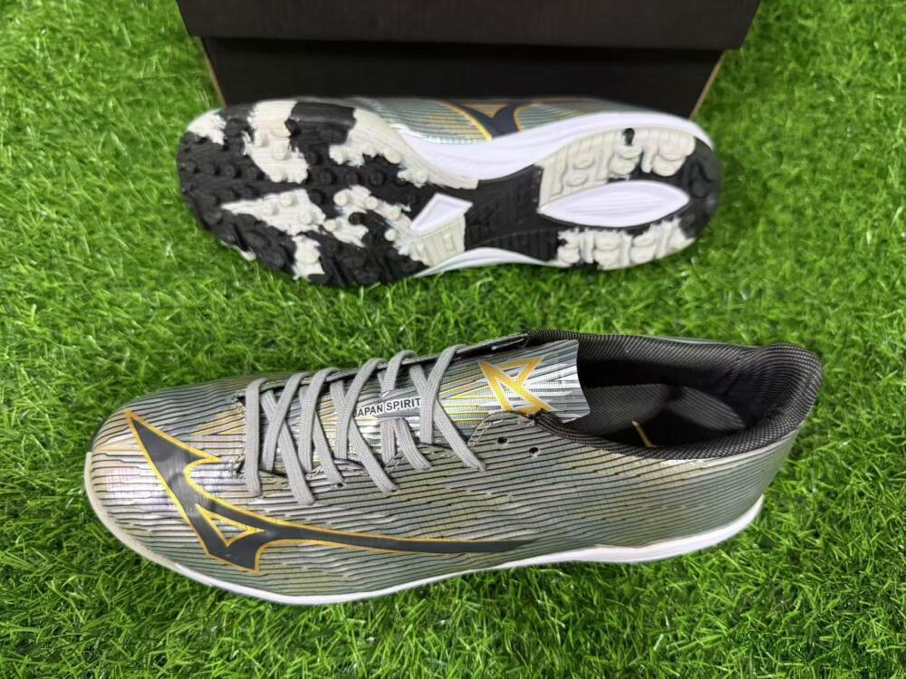 Mizuno Morelia Alpha Beta TF Artificial Turf Soccer Shoes - Silver/Gold/Black