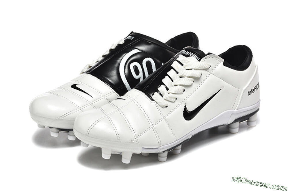 ナイキ トータル90 3 White and Black Nike Total 90 3 SP - White / Black / Gum – Kith