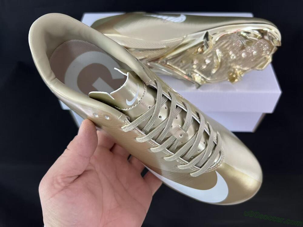 Nike Air Zoom Mercurial Vapor 1 Elite CR7 FG Firm Ground Soccer Cleats - Gold/Metallic Gold/White