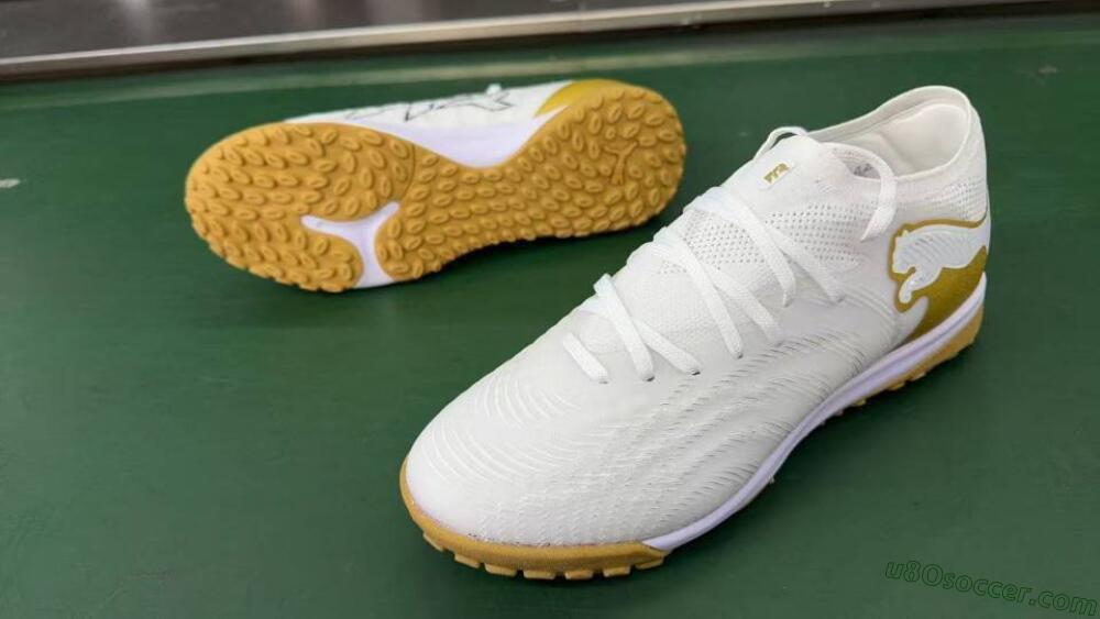 Puma Future 8 Ultimate TF Artificial Turf Soccer Shoes - White/Gold/Special White