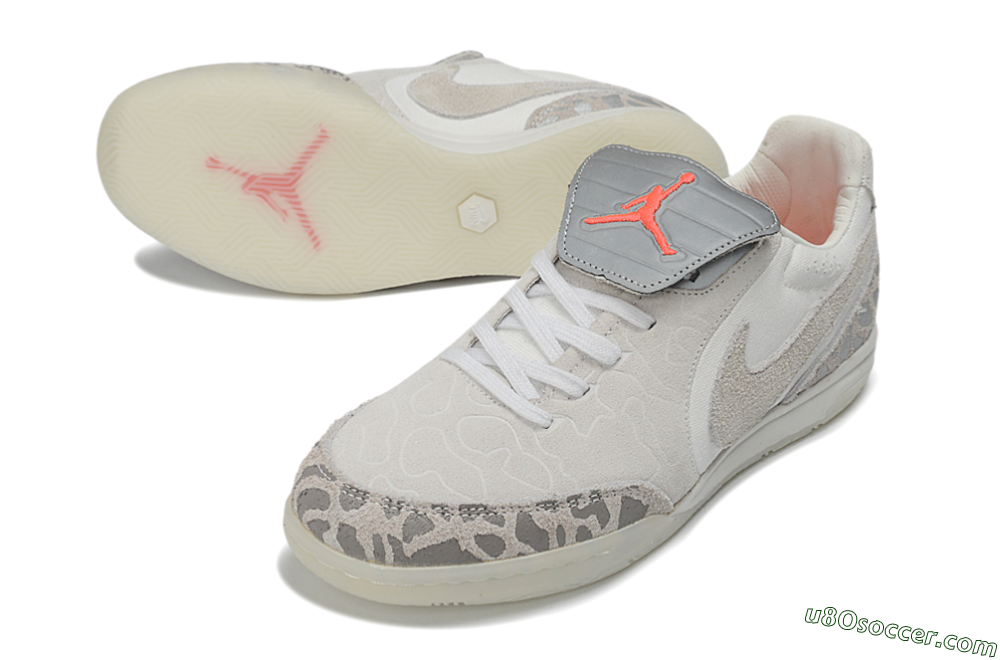 Nike Tiempo Street Gato SE IC Indoor & Futsal Soccer Shoes - White/Summit White/Photon Dust 3