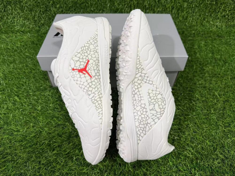 Nike Tiempo Legend 11 Elite TF Artificial Turf Soccer Shoes - White/Summit White/Bright Crimson