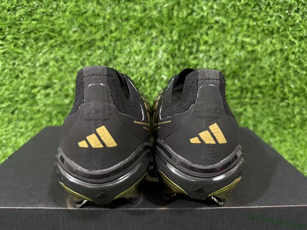 Adidas Predator 26 Elite FG Firm Ground Soccer Cleats - Black/Core Black/Metallic Gold