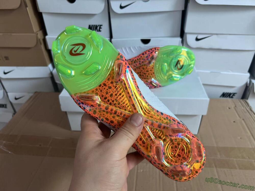 Nike Phantom Luna Elite NU FG Firm Ground Soccer Cleats - White/Black/Orange