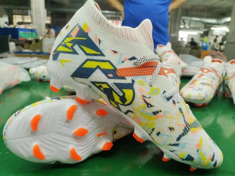 Puma ホワイト フューチャー PUMA プーマ フューチャー Z 1.1 FG/AG(ホワイト×レッド) 106028