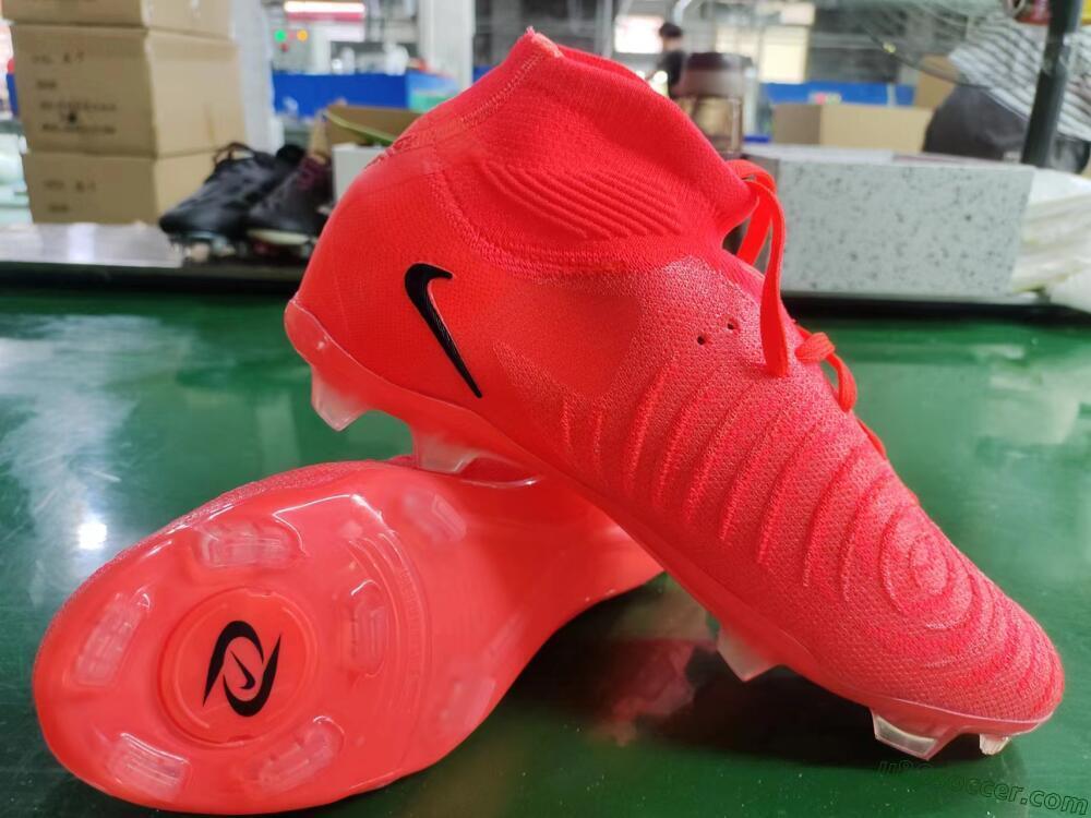 Nike Phantom Luna 2 Elite LV8 FG Firm Ground Soccer Cleats - Red/Black/Pink