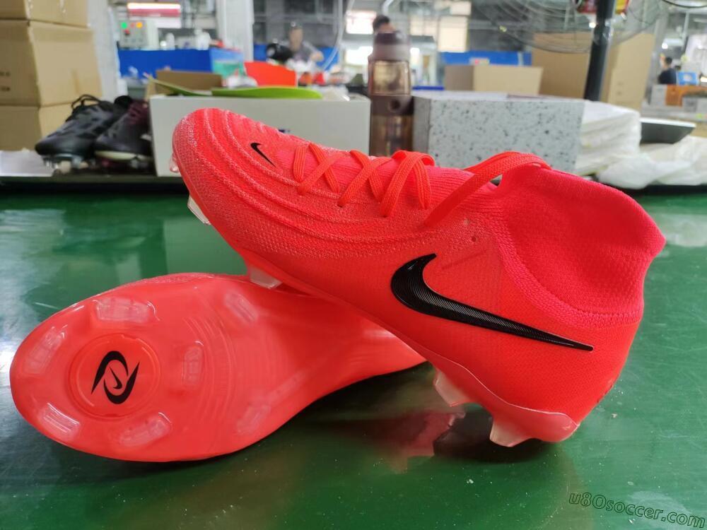 Nike Phantom Luna 2 Elite LV8 FG Firm Ground Soccer Cleats - Red/Black/Pink