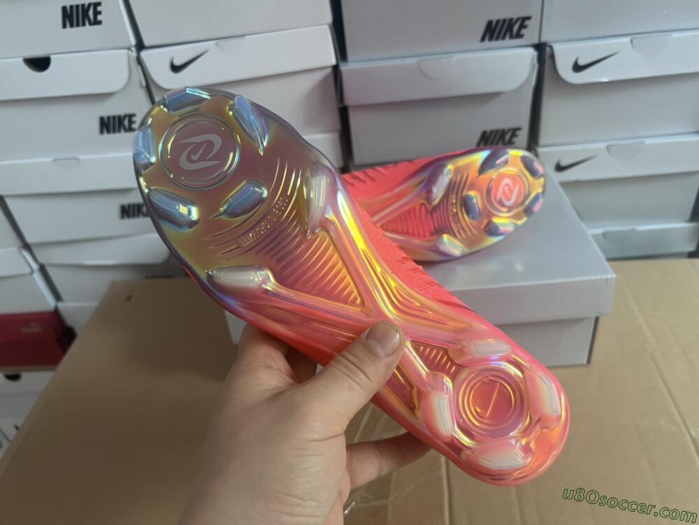 Nike Phantom Luna Elite FG Firm Ground Soccer Cleats - Red/Black/Gold