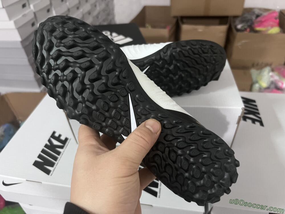 Nike Phantom Luna Elite NU FG Firm Ground Soccer Cleats - White/Black/Gold