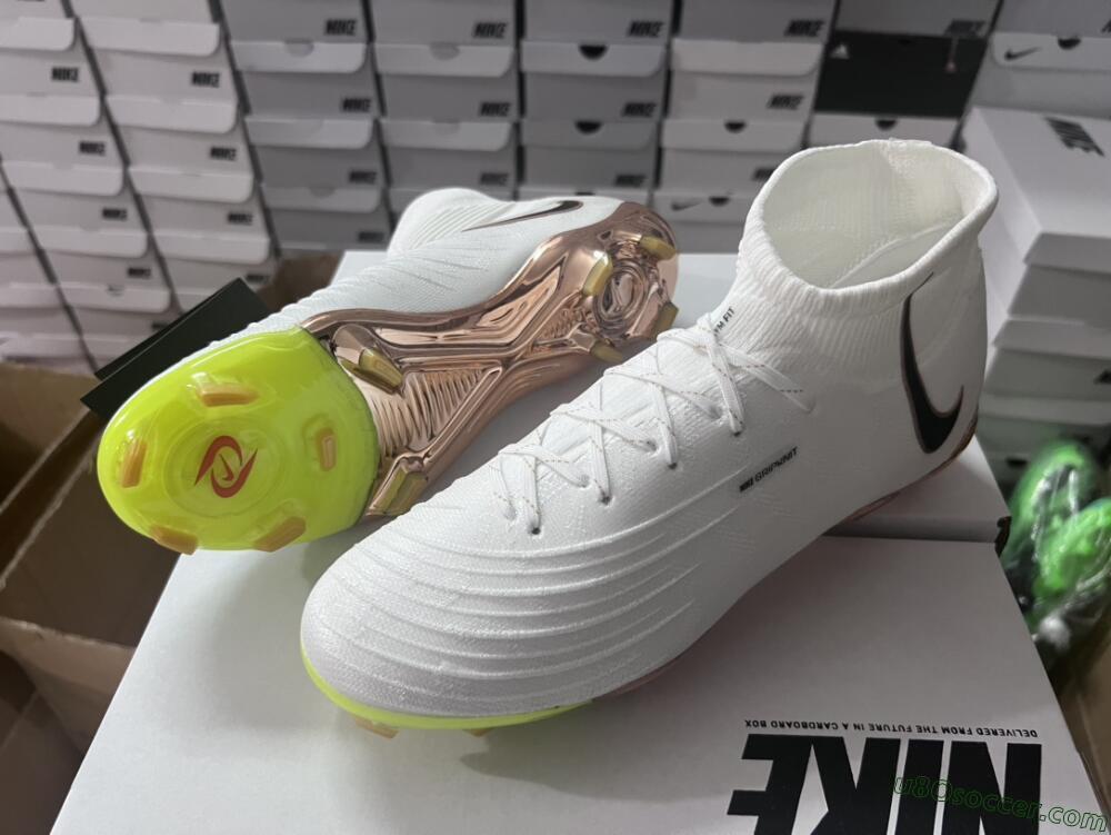 Nike Phantom Luna Elite NU FG Firm Ground Soccer Cleats - White/Black/Gold