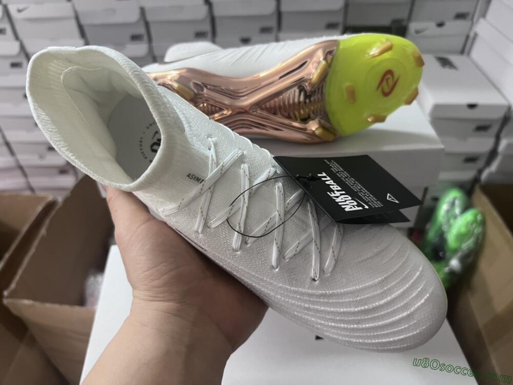 Nike Phantom Luna Elite NU FG Firm Ground Soccer Cleats - White/Black/Gold