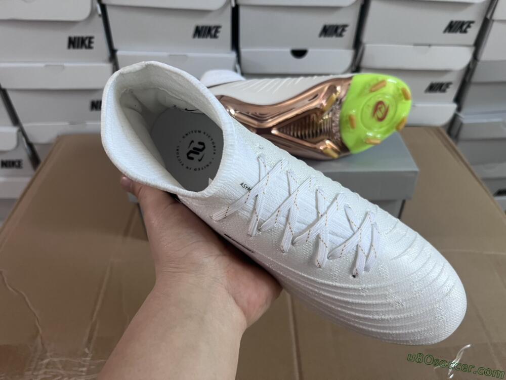 Nike Phantom Luna Elite NU FG Firm Ground Soccer Cleats - White/Gold/Black