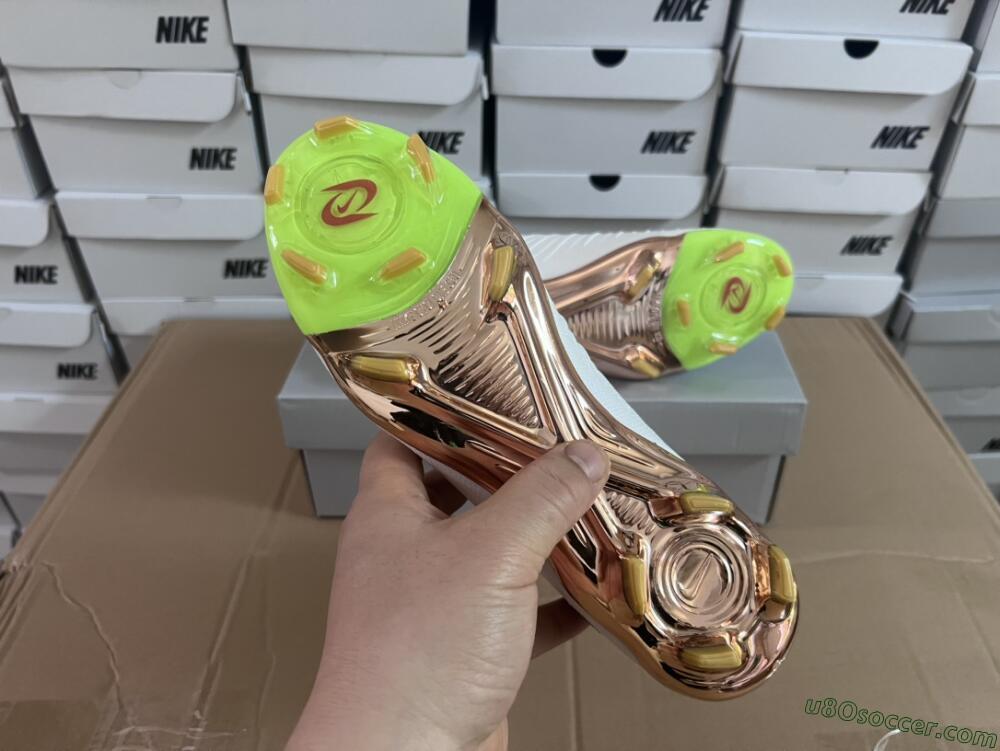 Nike Phantom Luna Elite NU FG Firm Ground Soccer Cleats - White/Gold/Black