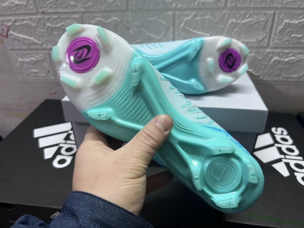 Nike Phantom Luna 2 Elite LV8 FG Firm Ground Soccer Cleats - Jade/Black/Purple