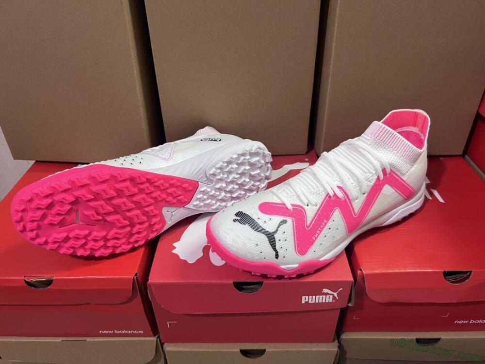 Puma Future Ultimate TF Artificial Turf Soccer Shoes - White/Red/Black