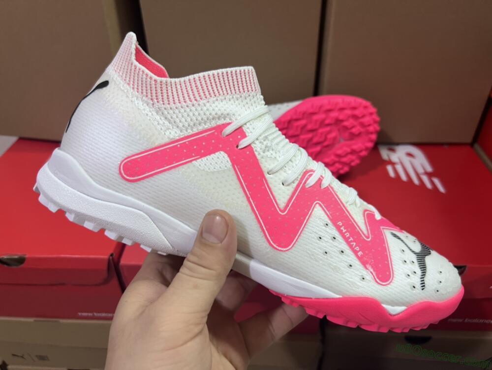 Puma Future Ultimate TF Artificial Turf Soccer Shoes - White/Red/Black