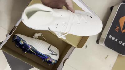 Nike Phantom Luna Elite FG Firm Ground Soccer Cleats - White/Black/Gold