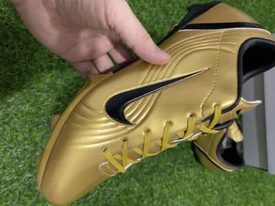 Ronaldo x Nike R9 Mercurial Vapor 3 FG Firm Ground Soccer Cleats - Gold/Black