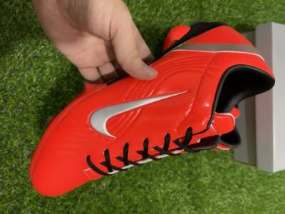 Ronaldo x Nike R9 Mercurial Vapor 3 FG Firm Ground Soccer Cleats - Red/Silver/Black