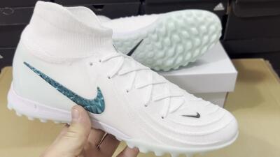 Nike Phantom Luna Elite TF Artificial Turf Soccer Shoes - Beige/Green