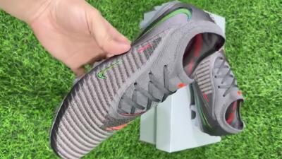 Nike Phantom 6 Elite Low FG Firm Ground Soccer Cleats - Black/Anthracite/Iridescent
