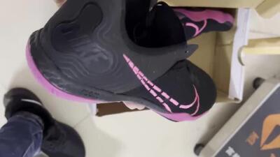 Nike Reactgato IC Futsal/Indoor Soccer Shoes - Black/Pink