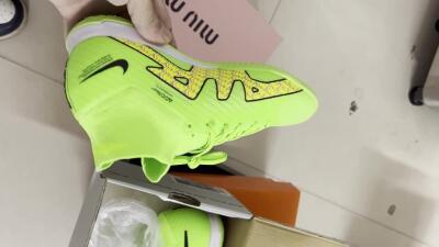 Nike Air Zoom Mercurial Superfly 9 Elite IC Futsal/Indoor Soccer Shoes - Green/Yellow/Pink