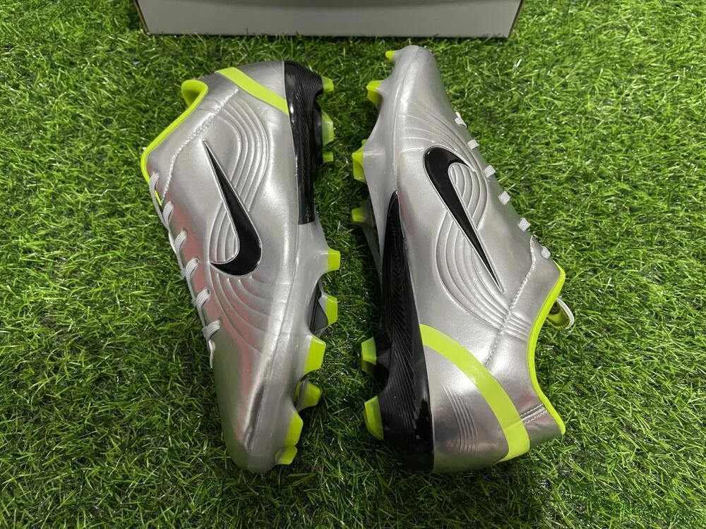 Chaussures de football Ronaldo X Nike R9 Mercurial Vapor FG