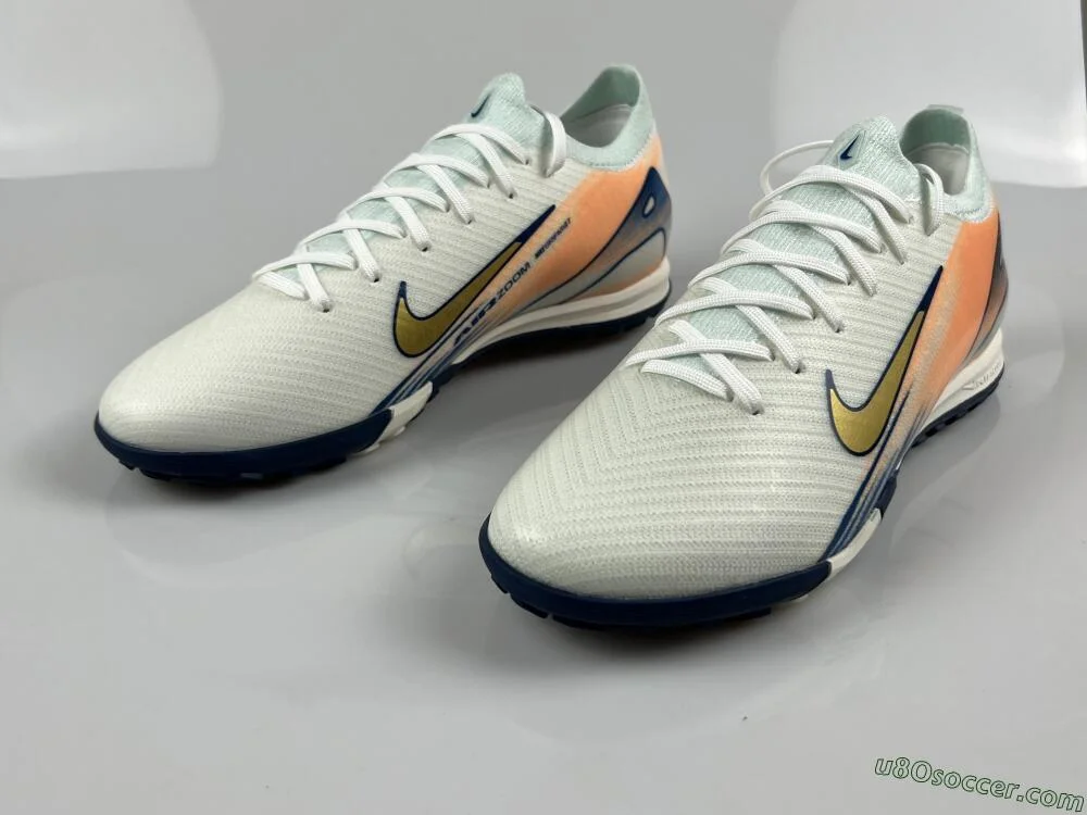 Nike Air Zoom Mercurial サッカーシューズ Nikeが革新的なテクノロジーを搭載したAir Zoom Mercurialを