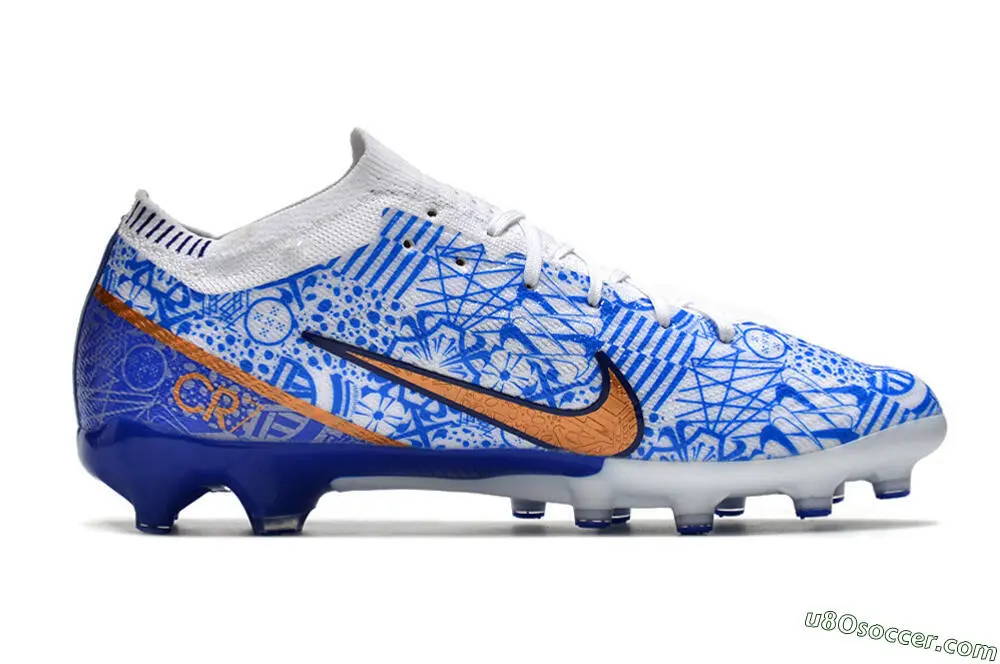 青と白の AG サッカースパイク | エリートなナイキ エアズーム