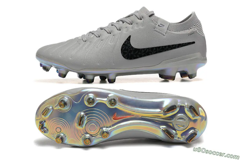 ぶりちんとん 2/2までNike ティテンポ　サッカー FGグレー グレー・ブラック・シルバーのFGファームグラウンドサッカー
