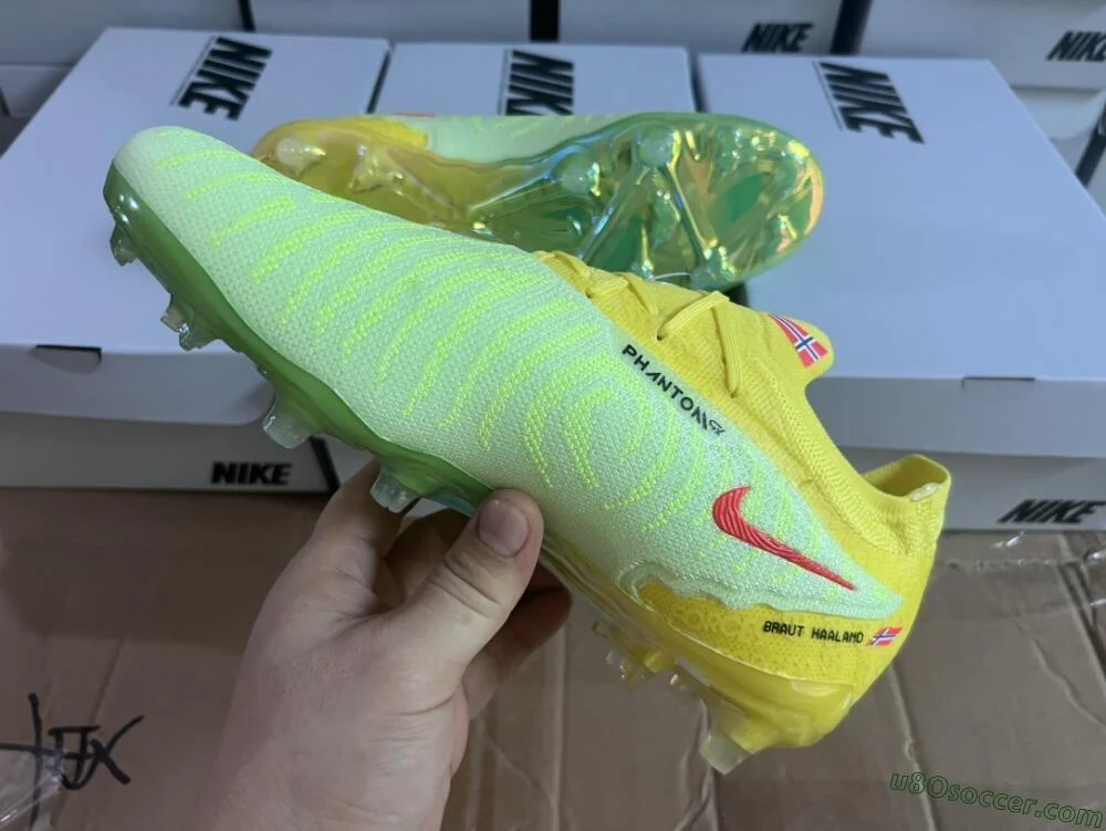 ☆送料無料☆NIKE(ナイキ)PHANTOM ELITE FG☆ファントム☆ アルティメットパフォーマンス：ブラック、グレー、ブルーのFG